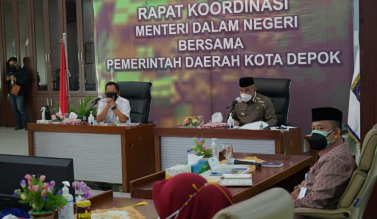 Mendagri Bahas Percepatan Penanganan Covid-19 di Depok