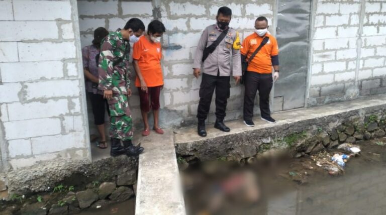 Pemulung di Depok Temukan Mayat Ngambang di Kali Si Bongkok