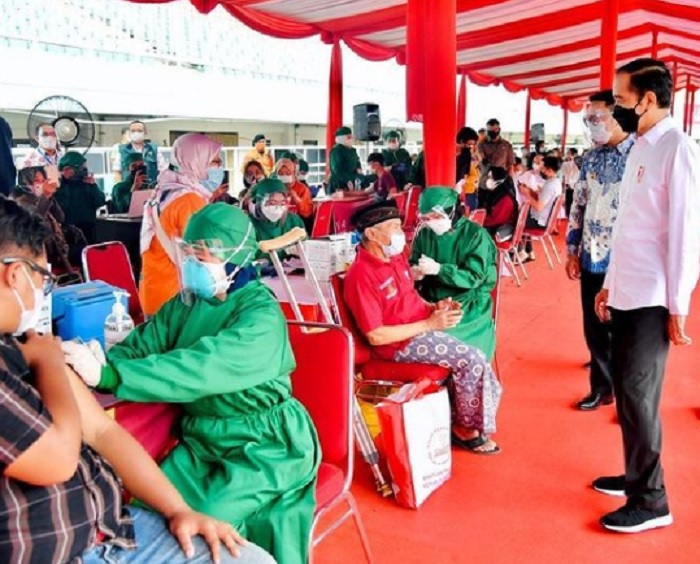 Ini Alasan Jokowi Minta Menkes Jangan Tahan Stok Vaksin