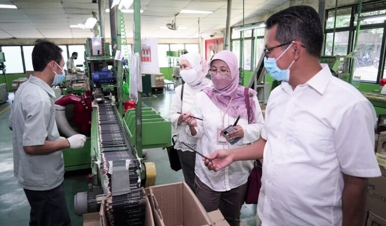 Produsen Pensil dan Alat Musik Mulai Lakukan Uji Coba Prokes