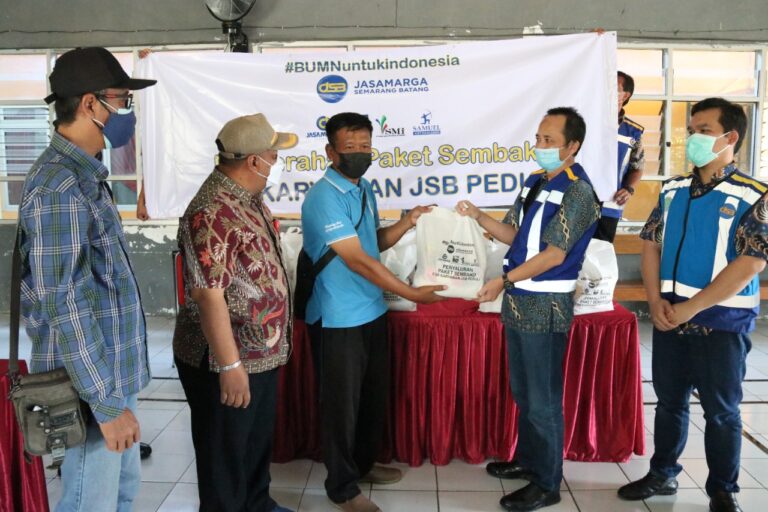 PT JSB Salurkan 1.050 Paket Sembako untuk Warga Terdampak Covid-19