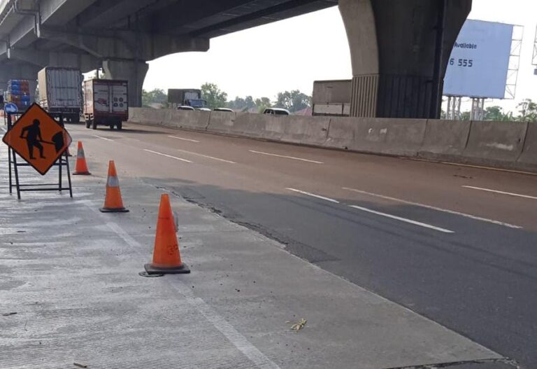 Jasa Marga Lakukan Rekonstruksi Rigid Pavement di Ruas Tol Jakarta-Cikampek