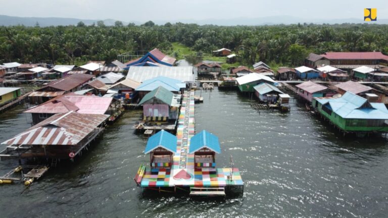 Program Bedah Rumah Sasar Pengembangan Kampung Wisata Sekitar Danau Sentani Papua