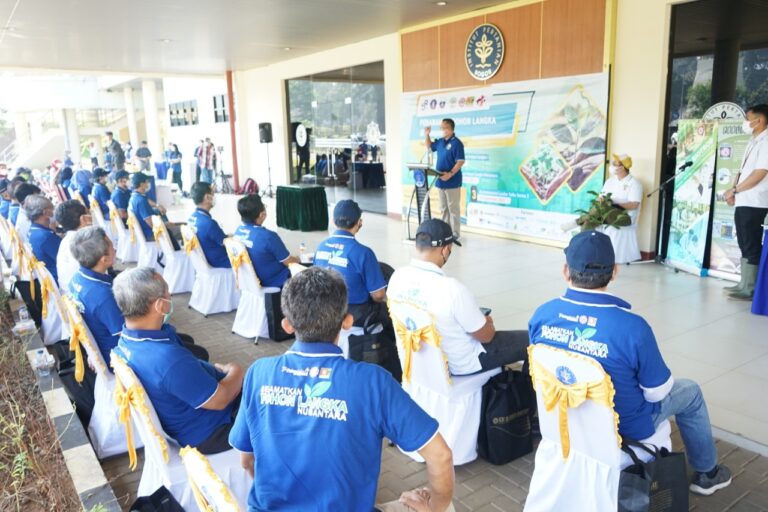Komitmen Perseroan dalam Isu Lingkungan, Jasa Marga Dukung IPB Dalam Gerakan Menanam Pohon Langka
