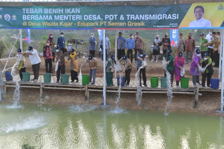 Halim Iskandar apresiasi BUMDes Mbangun Deso yang Sukses Kelola Wisata Edupark