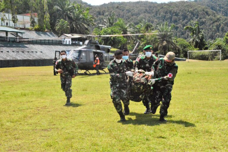 Amankan Evakuasi Nakes di Papua, Satu Prajurit TNI Gugur