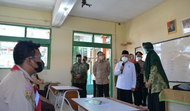 Ma’ruf Amin Apresiasi Mendikbudristek Dorong PTM Terbatas