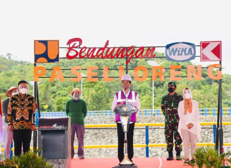 Jokowi Resmikan Bendungan Paselloreng dan Bendung Gilireng