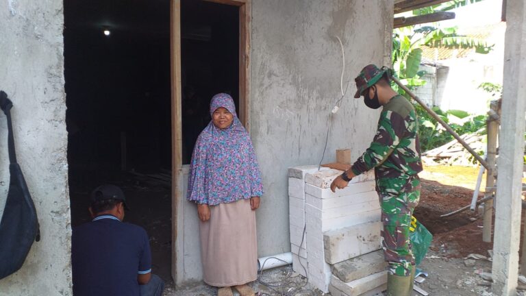 Rumahnya Direnovasi, Wanita di Depok Doakan Satgas TNI Panjang Umur