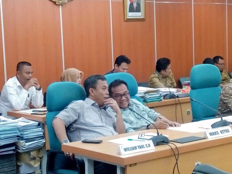 Kisruh Interpelasi Formula E, Adu Strategi M Taufik Vs Prasetyo?
