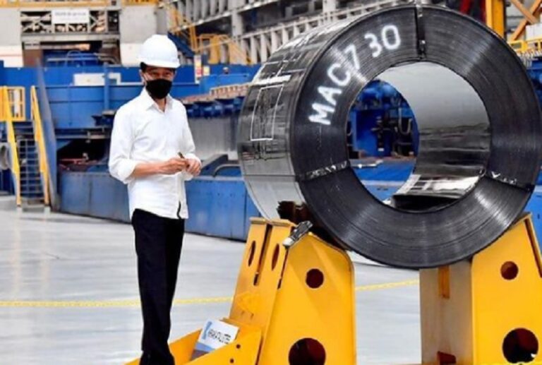 Jokowi Akui Industri Baja Sangat Strategis dan Dibutuhkan