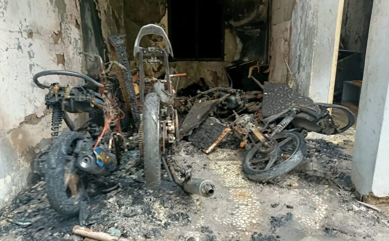 Kebakaran Rumah di Depok Hanguskan 3 Sepeda Motor