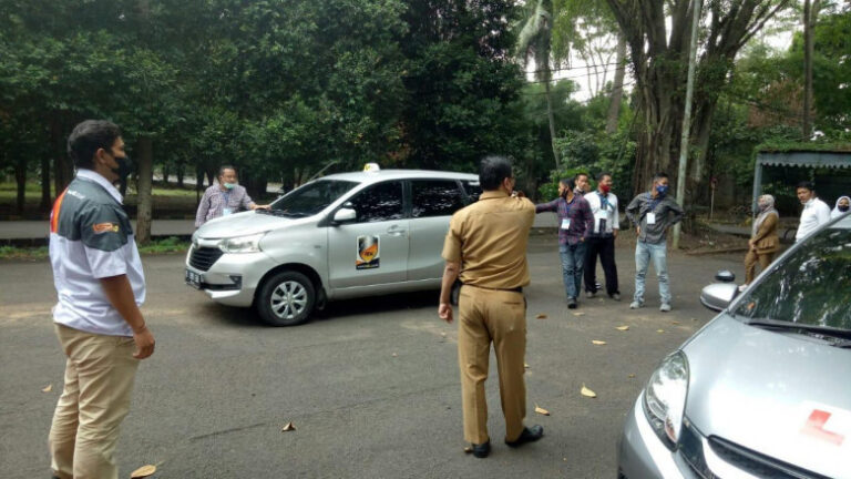 Buka Peluang Kerja, Kelurahan di Depok Gelar Pelatihan Mengemudi