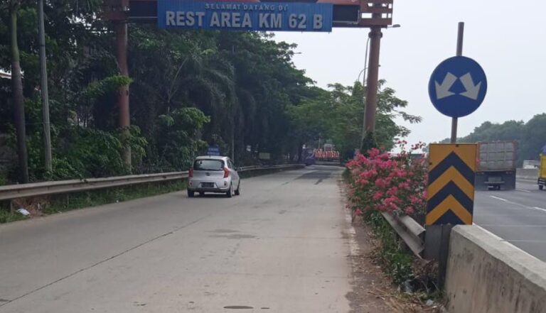 Jasa Marga Rekonstruksi Rigid Pavement di Rest Area Tol Jakarta-Cikampek