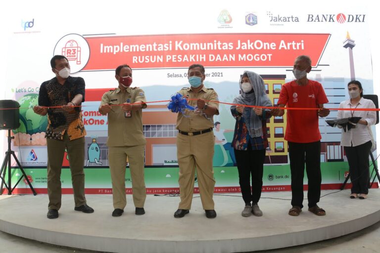 Dukung Program Jakarta Sadar Sampah, Bank DKI Rangkul Komunitas JakOne Artri di Rusun Pesakih