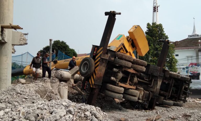 PDAM Depok Pastikan Tanggung Jawab Atas Robohnya Crane