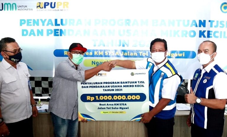 Jasa Marga Bantu Rp 1 M untuk UMK di Rest Area Tol Solo-Ngawi