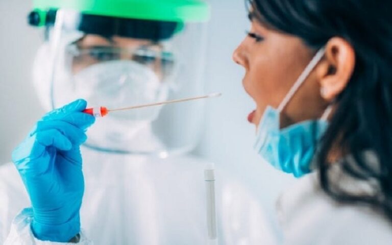 Pemerintah Turunkan Harga Tes PCR, Batas Maksimal Rp300.000
