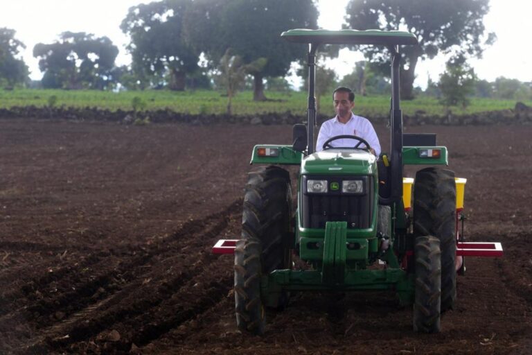 Presiden Jokowi minta Petani gunakan Mekanisasi Pertanian