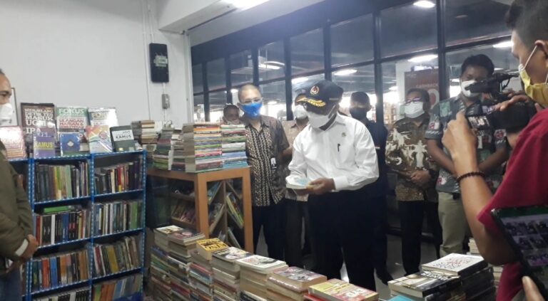 Menko PMK Minta Warga Jakarta Ramaikan Pasar Kenari Jakpus