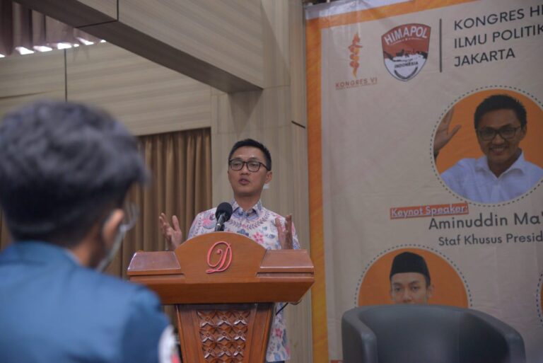 Stafsus Presiden Ajak Mahasiswa Rumuskan Regulasi Politik Pemerintahan