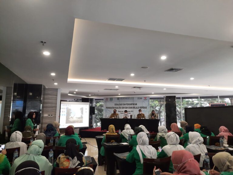 Fatayat NU Kota Tangerang Gelar Pelatihan Koperasi dan UMKM