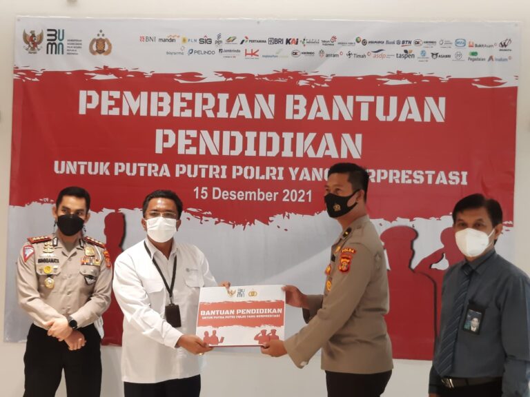 Jasa Marga Beri Beasiswa untuk Putra-Putri Polri di Kalimantan Timur