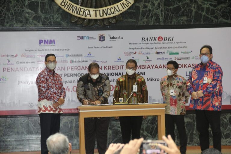 Bank DKI Teken Perjanjian Kredit Sindikasi untuk PNM