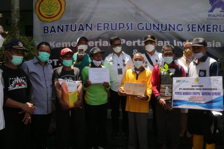 Mentan SYL Semangati dan Berikan Bantuan Petani serta Masyarakat Terdampak Semeru