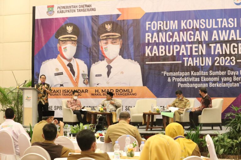 Forum Konsultasi Publik, Guru Besar IPB beberkan Strategi Pembangunan Berkelanjutan Kabupaten Tangerang