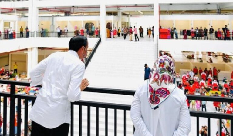 Resmikan Pasar Besar Ngawi, Jokowi Harap Ekonomi Stabil