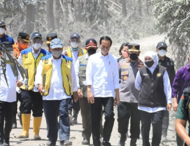 Khofifah Harap Kedatangan Presiden jadi Penyemangat Korban Semeru