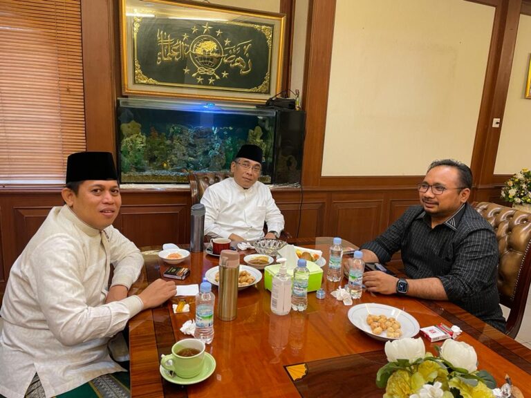 Sowani Ketum PBNU, Menag Yaqut Janji Rawat Kemitraan dengan Ormas Keagamaan