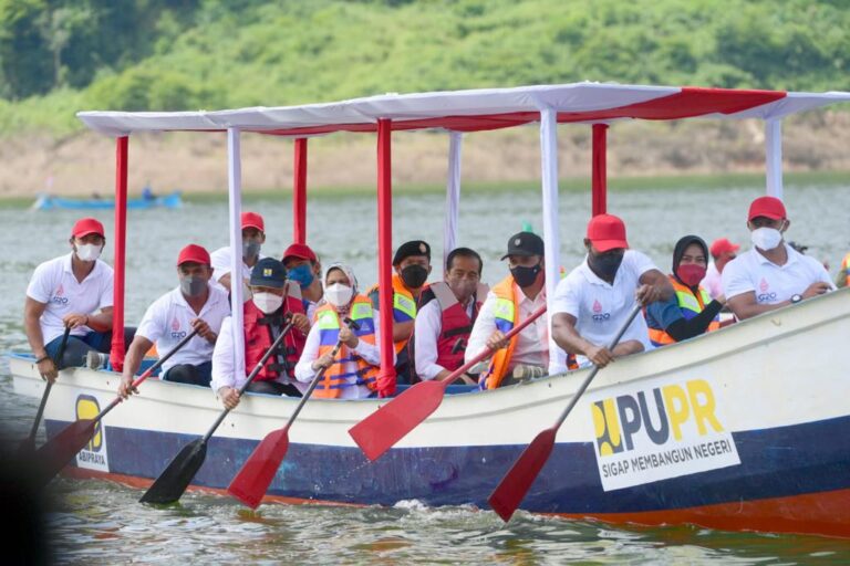 Telan Biaya Rp1,44 T, Jokowi Resmikan Bendungan Bintang Bano