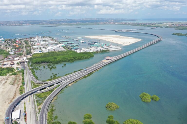 Pengembangan PLTS Jalan Tol Bali Madura Turut Dukung Kesiapan Jasa Marga Sambut Presidensi G20 Tahun 2022