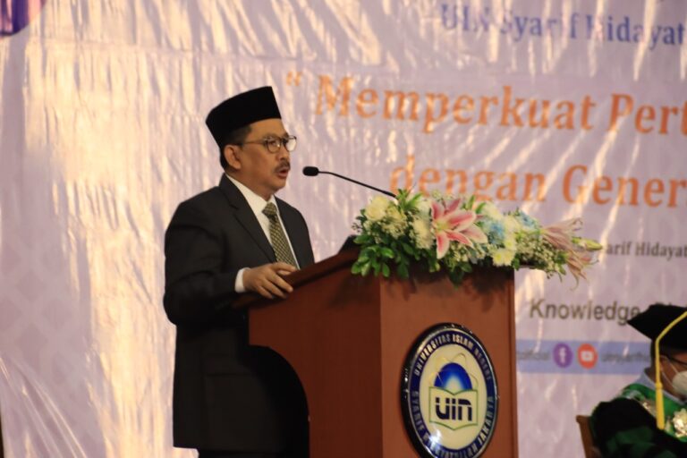 Di Wisuda UIN Jakarta, Wamenag Bicara Indonesia Kiblat Pendidikan Islam Dunia