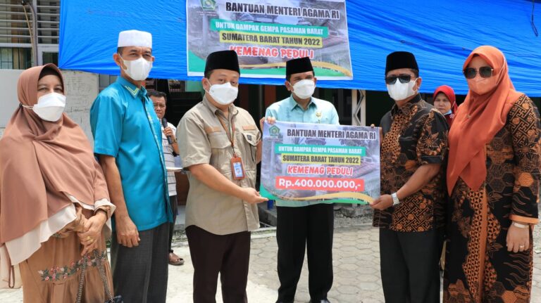 Kemenag Salurkan Rp2,35 M, Bantu Posko, Masjid, dan Musala Terdampak Gempa Pasaman Barat
