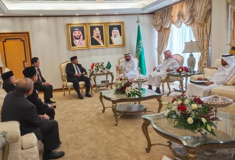 Bertemu Menteri Haji, Menag Yaqut Terima Kabar Ada Pemberangkatan Jemaah Luar Saudi
