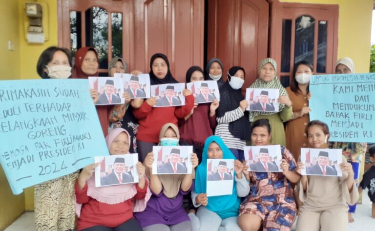 Sekelompok Emak-emak di Depok Dorong Firli Bahuri Nyapres 2024