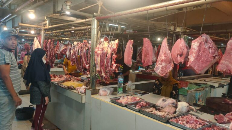 Pedagang dan Pengusaha Bantah Ketersediaan Daging Kosong di Pasaran