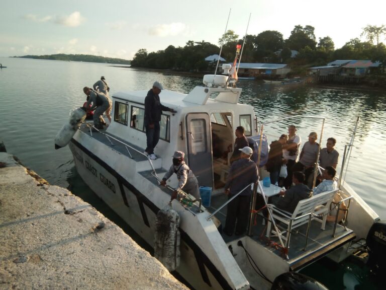 Tinjau Kerusakan Rumah Warga Tual, Bakamla Terjunkan Patroli