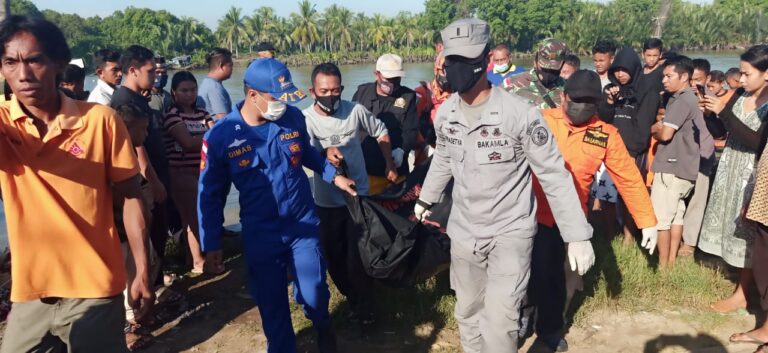 Bakamla dan Tim SAR Temukan Jasad Nelayan di Perairan Sedau