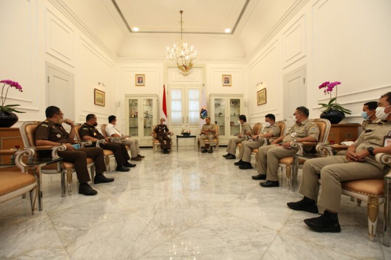 Awal Bertugas, Kajati DKI Kunjungan ke Kantor Anies