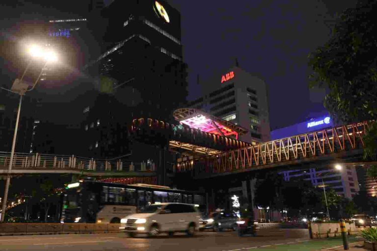 Keren, Ini Wajah JPO dan JPS Tematik Phinisi di Kawasan Karet Sudirman