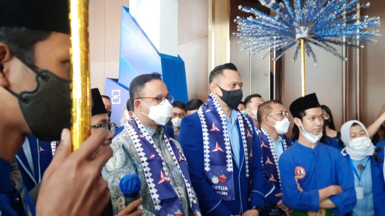Hadiri Pelantikan DPD Demokrat Jakarta, Anies dan AHY Disambut Palang Pintu