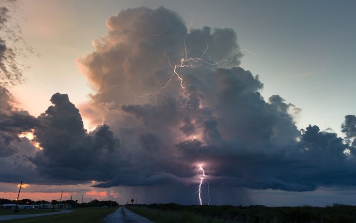 Dampak Awan Cumulonimbus, Warga Depok Diminta Waspadai Angin Kencang