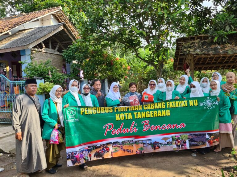 Fatayat NU Kota Tangerang salurkan Donasi untuk Korban Banjir Serang