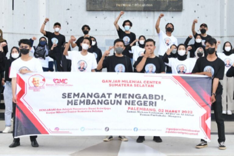 Borong Dagangan PKL, Milenial Sumsel Deklarasi Dukung Ganjar Capres 2024