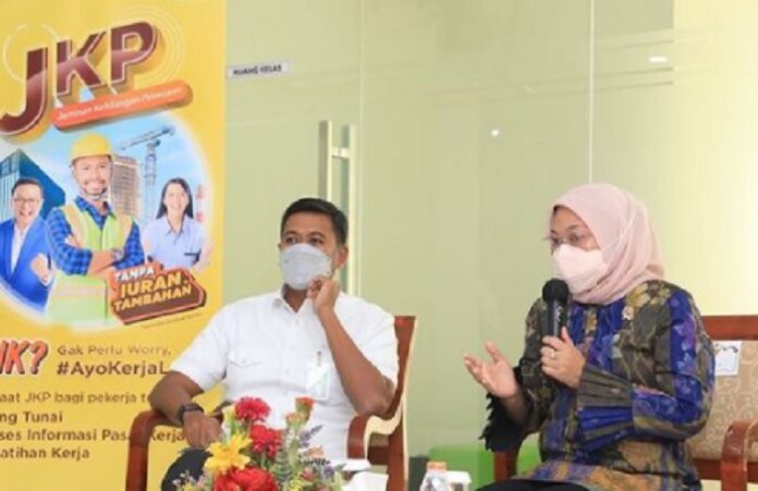 Korban PHK Dapat JKP, Ida Fauziyah: Perusahaan Tetap Beri Pesangon