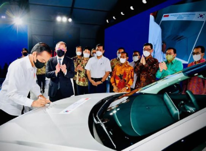 Jokowi: Pemerintah Akan Dukung Pengembangan Kendaraan Listrik